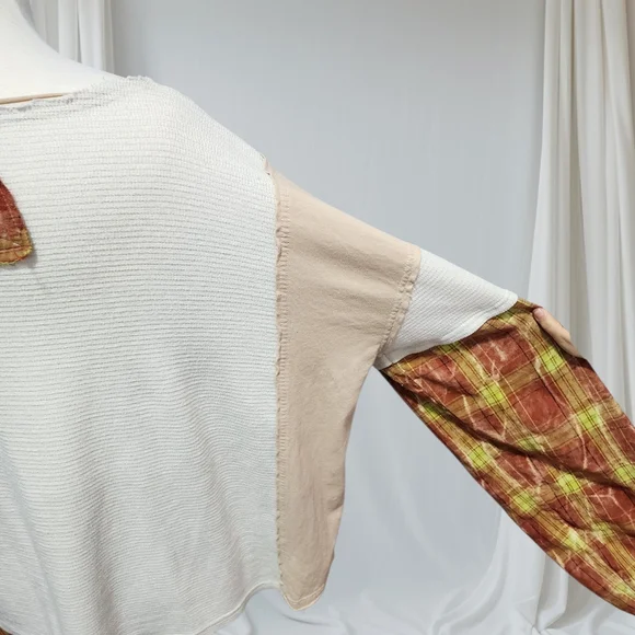 Oli & Hali Peace Sign Blouse - Cream and Olive - Picture 4 of 5